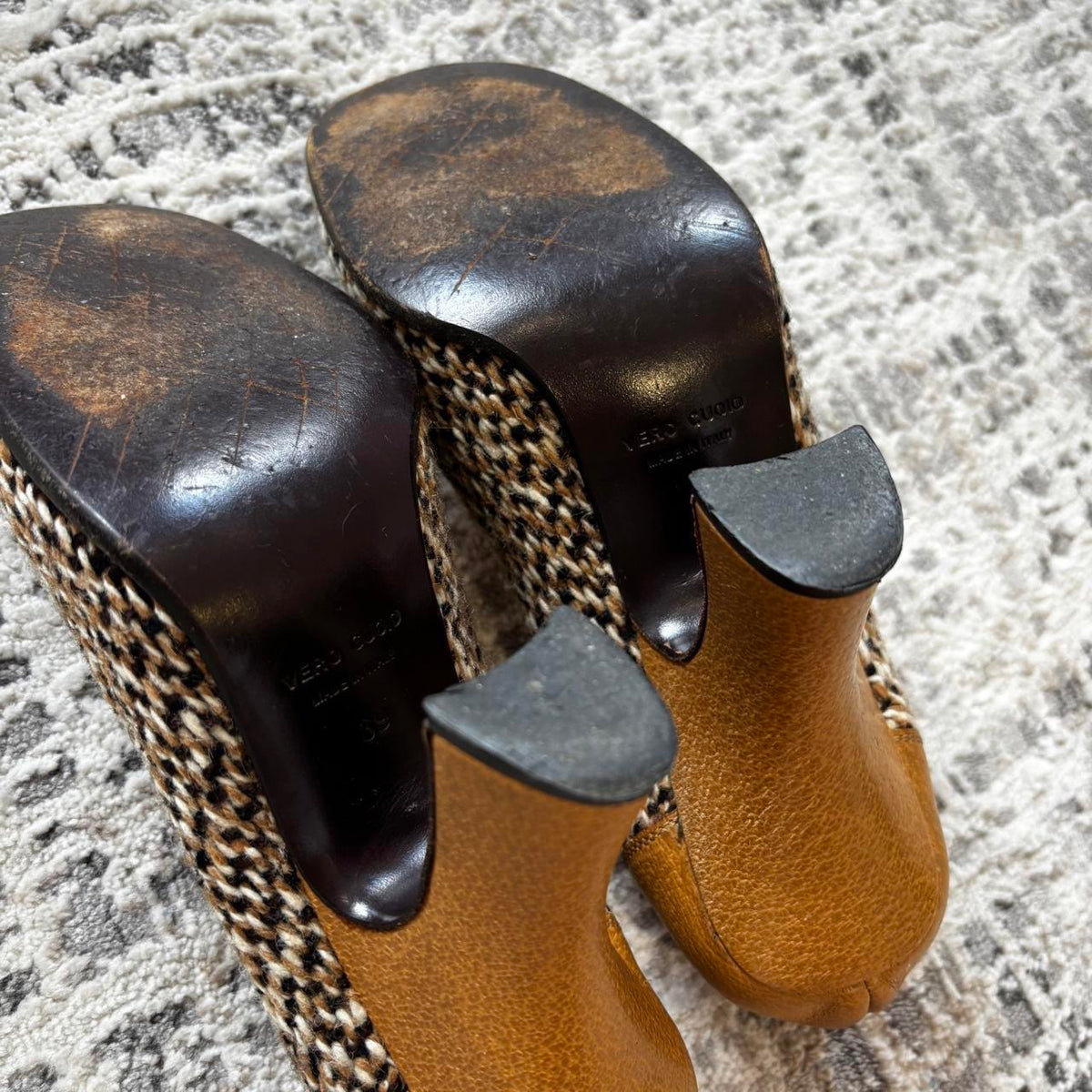 Prada FW00 Tan & White Tweed Heels